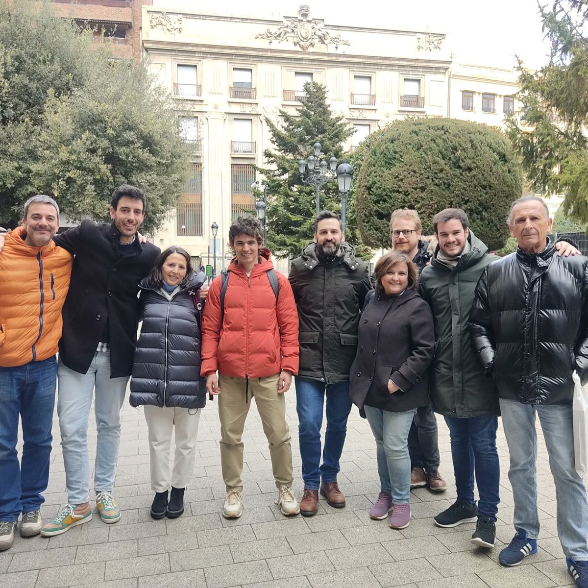 vdo_ea's tweet photo. Hemos hecho un paréntesis en nuestro Carnaval para estar junto a la Vicepresidenta Yolanda Díaz Pérez en su visita a Albacete.
Yolanda está recorriendo España en un proceso de escucha que nos permite aprender los unos de los otros con las experiencias de nuestro día a día. https://t.co/IwnMc2he1A