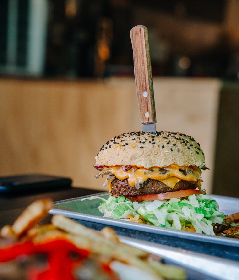 tourismbarrie's tweet photo. Let's eat! 🍴 Locallicious Food Festival is on this weekend. Get ready to enjoy some of the city's finest food! Visit https://t.co/3OIgvAwRZU for participating restaurants and menus!
#barrielicious #locallicious #visitbarrie #barrierestaurants #eatlocalbarrie #downtownbarrie https://t.co/5Ydgj4tIdp