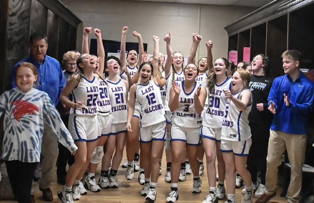 alyssapetty_1's tweet photo. last night’s crowd was unreal!! the environment , the energy, and loudness was amazing last night! thank you to everyone that came to support us! we could not thank y’all enough! we now advance monday at tennessee tech! we would love you to be there if you can!! https://t.co/iuAqwbUdtT