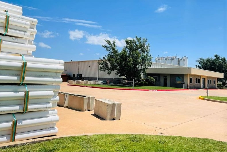 extrusion_inc's tweet image. Ipex Group, the fifth largest pipe, profile and tubing extruder is adding 28 new production lines to three of its US based plants. This expansion is expected to create many new jobs and expand the greatly company’s production capacity. bit.ly/3TmDHE0 #pipes #plasticpipe