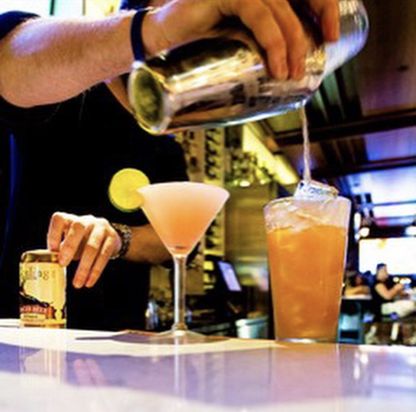 Weekends are for treating yourself. Be sure to grab some cocktails over at Carsons, located right below the Moderne! We personally love the Cosmos. ✨ #MKE #LPC #YouBelongHere #DowntownMKE