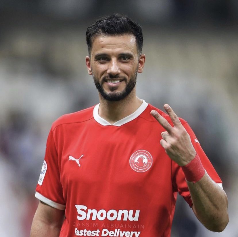 asttayf's tweet image. تغيب اللاعب عمر السومة عن تدريبات النادي العربي لليوم الثالث على التوالي ولم يقم بالرد على اتصالات المسؤولين بالنادي يذكر بأن اللاعب متواجد في جدة الان