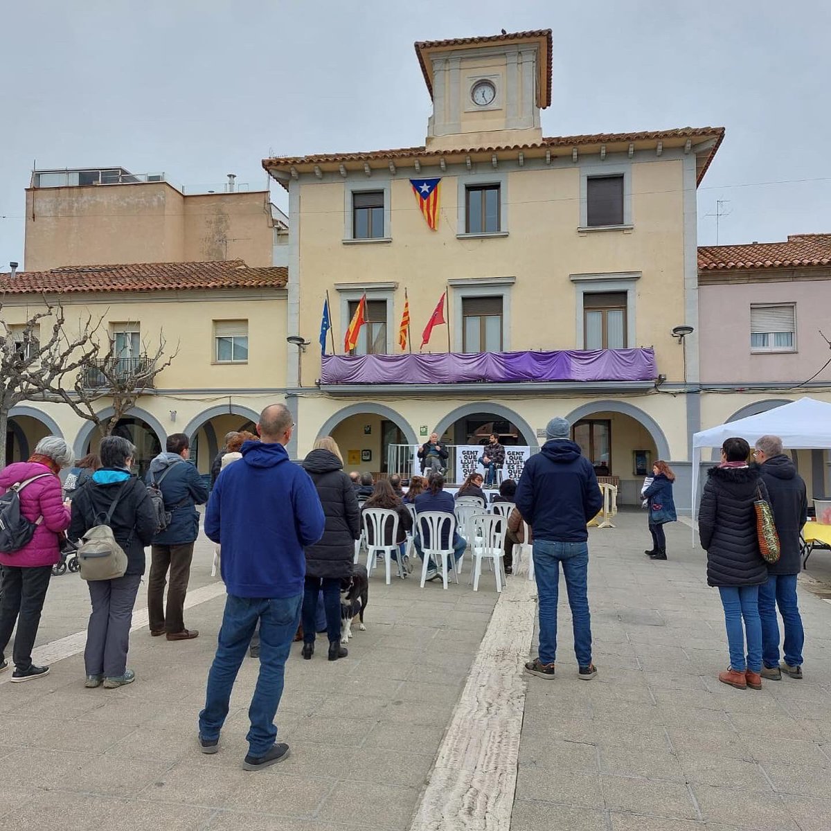 ✊🏼A SENTMENAT DIEM NO AL QUART CINTURÓ⛔️

❗️Avui ho hem tornat a demostrar

No combreguem amb un model de mobilitat obsolet que estimula el transport privat🚗🚙 basat en els combustibles fòssils en plena emergència climàtica🚨♻️