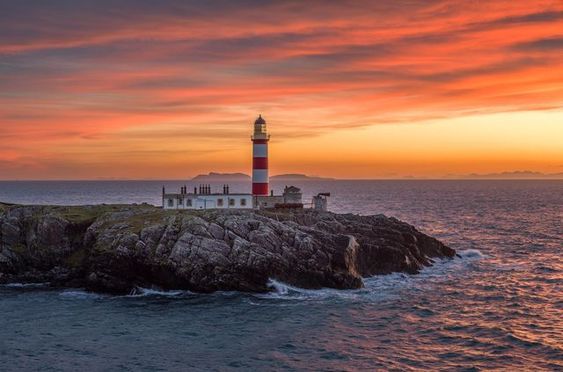 Scalpay lighthouse sunrise by Stuart McGeown #Scotland #photography #dawn