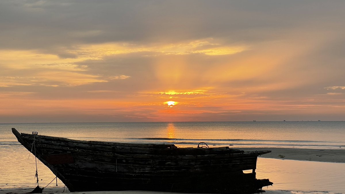 在海边也会心烦呀