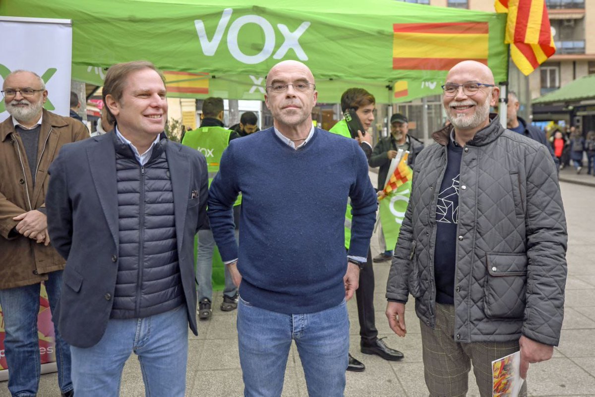 JGarrigaDomenec's tweet photo. Arranca @Cuida_LoTuyo en Hospitalet defendiendo; nuestra seguridad, nuestro comercio, nuestra identidad.
Los vecinos de Hospitalet hartos de los pactos de socialistas y separatistas.
¡Entraremos con fuerza en Hospitalet!
#CuidaHospitalet
#CuidaLoTuyo https://t.co/RtA6epJFWW