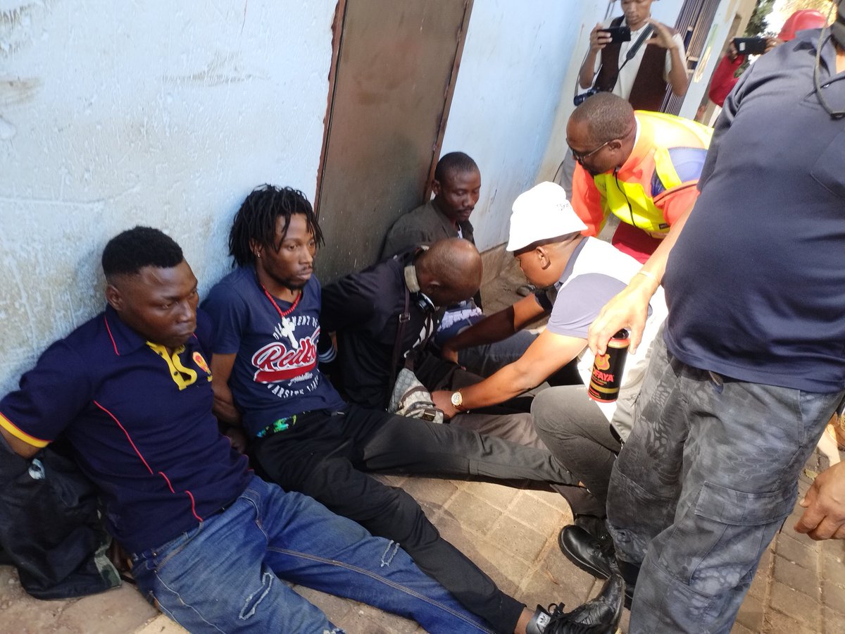 shaun_dlanjwa's tweet photo. Operation
#ManjeNamhlanje Cleaning campaign led by
@CoJPublicSafety  MMC Dr @MTshwaku Tshwaku cleaning
the inner city. They busted criminals who were selling drugs and consficated those drugs. @EFFSouthAfrica is cleaning @CityofJoburgZA https://t.co/Eu86DszZuE