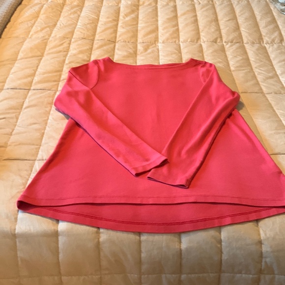 RedLipsSara's tweet photo. So good I had to share! Check out all the items I'm loving on @Poshmarkapp #poshmark #fashion #style #shopmycloset #jjill #nike #bebe: https://t.co/gB13dBc74I https://t.co/lh5cYtHd89