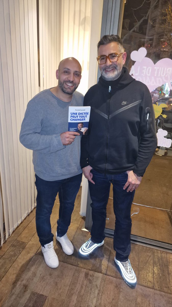 📝 #LADICTÉEGÉANTE Édition 2023
🗣️ Cultivons nos esprits.
La #DictéeGéante des #élus organisée par l’<a href="/AssoElusFrance/">Association des Élus de France | AEF</a> c’est bientôt.
Remettez le nez dans votre Bescherelle ou commencez la lecture d’un bon livre comme l’est celui de <a href="/rachidsantaki/">Rachid Santaki « Monsieur Dictée »</a> :
📘 Une dictée peut tout changer.