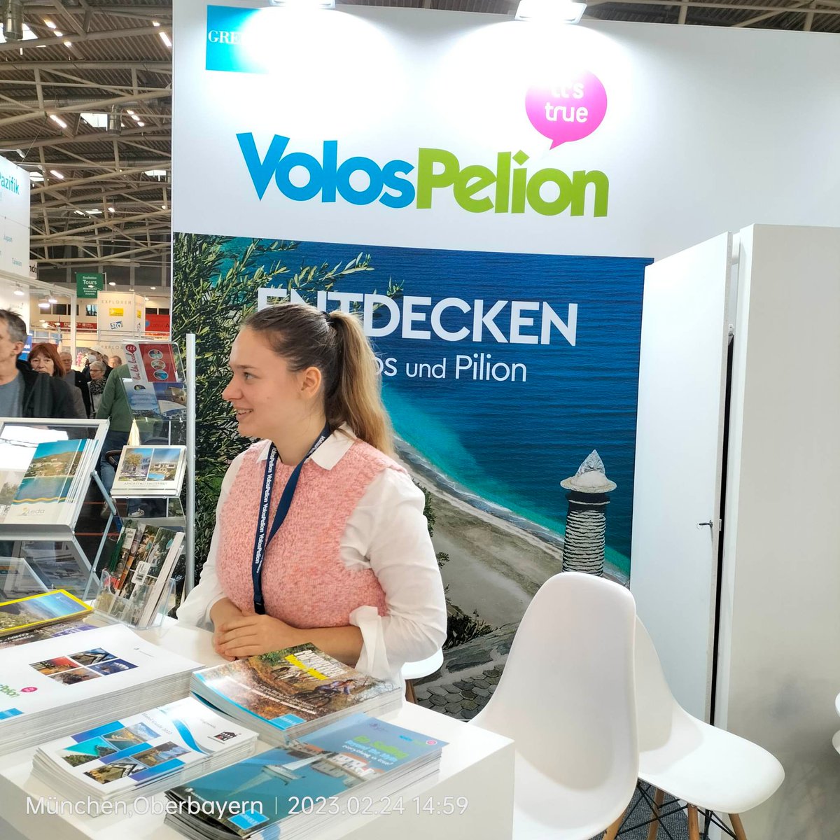 FollowmetoG's tweet photo. Το #followmetogreece παρευρέθηκε στην https://t.co/g9eKyMJYAe.e - Die Reise- und Freizeitmesse.  έκθεση στο #Μόναχο ! 😍 
🙌🏼 #travel #Greece #VisitGreece #TourismGreece #freetravel #adventuretime #wanderlust #vacation #summerfun #lovemunich https://t.co/BM0arS3Xig
