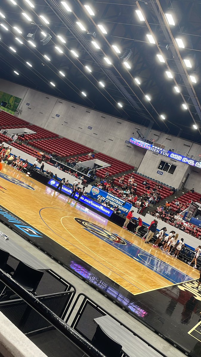 Miami Country Day leads Cardinal Mooney 31-19 at the half. ‘23 Kristina Godfrey has led the way for MCD with 12pts. (<a href="/FAUWBB/">Florida Atlantic Women’s Basketball</a> signee) <a href="/kristinaag2023/">Kristina Godfrey</a> <a href="/MCDLadySpartans/">MCDSWomensBasketball</a>