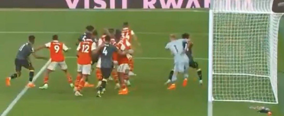AFCAMDEN's tweet photo. Definitely stupid and not needed from White but the inconsistency in decisions is a joke. Cheating. https://t.co/HuD8nO2a33