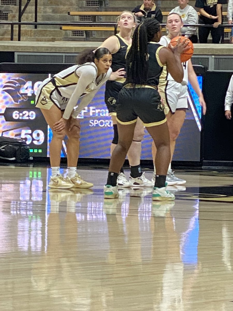 ⁦<a href="/elexahroepke_35/">•lex•</a>⁩. IT’s Senior Day!!  As the clock ticks down on your last game of your 16 year basketball journey. Just know how proud we are of you. Through the ups and down you always kept your head up and was always the ultimate teammate. ⁦<a href="/becky_roepke/">Becky Roepke</a>⁩ ⁦
