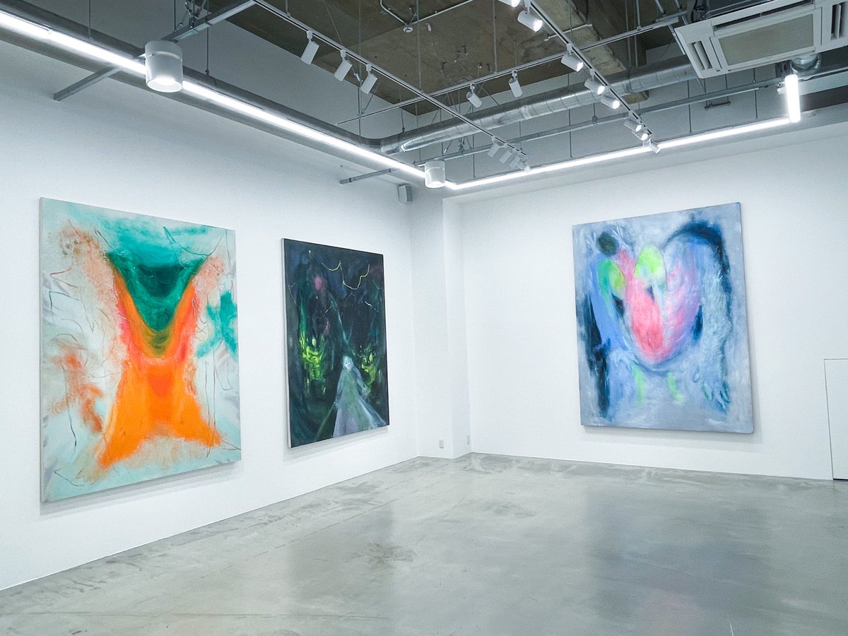 jeadoredisney's tweet photo. Tokyo International Gallery❝ILLUSION 錯覚との向き合い方❞

新進気鋭作家3名のグループ展で，特にPC上で制作したイメージをレンチキュラー印刷で出力して作品を創るValentin Dommangetさんの，立ち位置で画面が変わる作品や，墨流しの技法を組み合わせて現代的な鉱物模様を描いた作品に一目惚れ🥺 https://t.co/kwg9Q3oq8Q