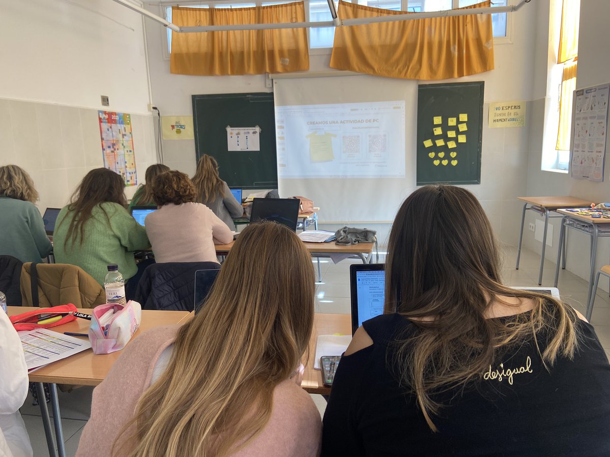 A tope en el Módulo sobre PC de los Postgrados <a href="/MaecenasEyC/">Maecenas Educación</a> 
Creamos propuestas de PC Desenchufado y compartimos materiales! 
Gracias y felicidades @ScratchJTactile por vuestra nueva creación, nos encanta!

 <a href="/hellorubyworld/">Hello Ruby</a> #PensamientoComputacional #educacioninfantil