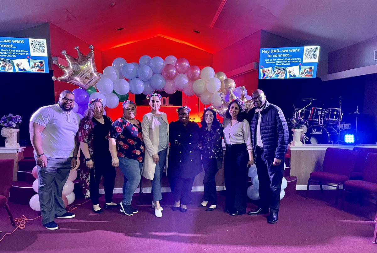 BlantonBruins's tweet image. A special thanks goes out to Pivot Church, our community partner. We couldn’t have pulled off this extraordinary event without your support. 💖💐👑💞 💙💛🐻💛💙 #TiesAndTiaras #DaddyDaughterDance