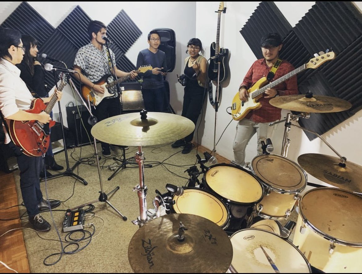 Ensayo &amp; H U.
#ecuador #quito #cumbaya #tumbaco #saladeensayo #salasdeensayo #studio #estudio #fender #stratocaster
#ampeg #yamaha #voxamps #premierdrums #jam #musica #music #musically #musicaly #musico #musicians #musical
#musical #musicbox #afcha #blues