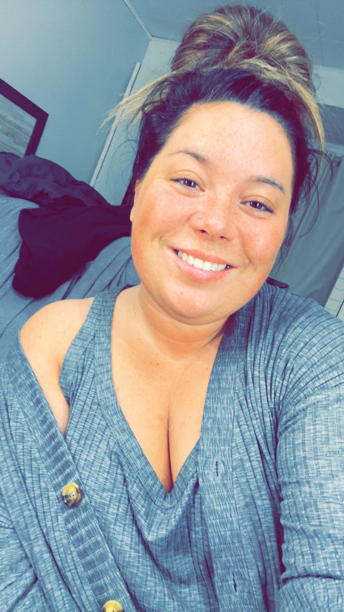marieek_'s tweet photo. I promise I do have eyebrows 😂 https://t.co/Sdt16OM6DO