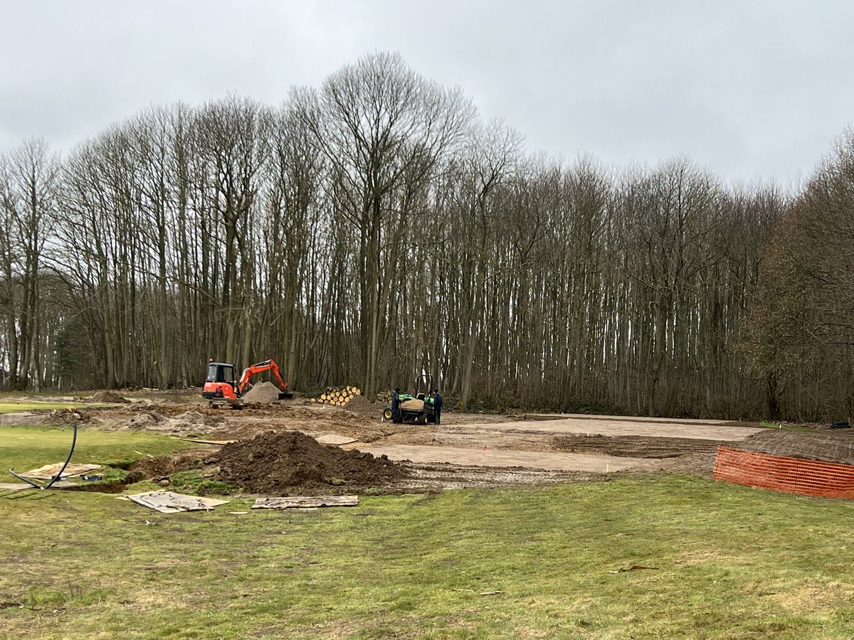 Hadlow_Apps's tweet photo. A few photos from our recent greenkeeping trips to @KingsHillGolf A big thank you to the staff for accommodating us! 8th tee progressing really well! @HarryKHGC @NKCollege1 @Hadlow_Apps @BIGGALtd @BiggaSEregion https://t.co/xklEjzpyzq