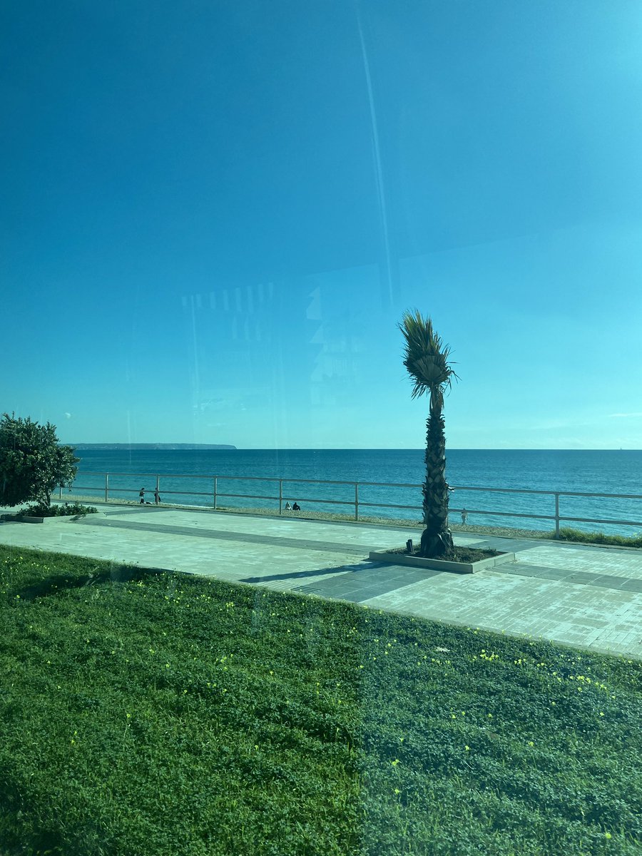 Así hemos empezado y finalizado nuestra sesión de hoy… Parece que al final ha salido el sol ☀️

¡Hasta la próxima Mallorca!

Gracias <a href="/MaecenasEyC/">Maecenas Educación</a> por hacerlo posible, <a href="/Odepaula80/">Oscar 🤜🏻</a> por la oportunidad y <a href="/EscolesFEDAC/">Escoles FEDAC</a> <a href="/FEDACSantAndreu/">FEDAC Sant Andreu</a> por apoyarme

#aprendiendocadadía