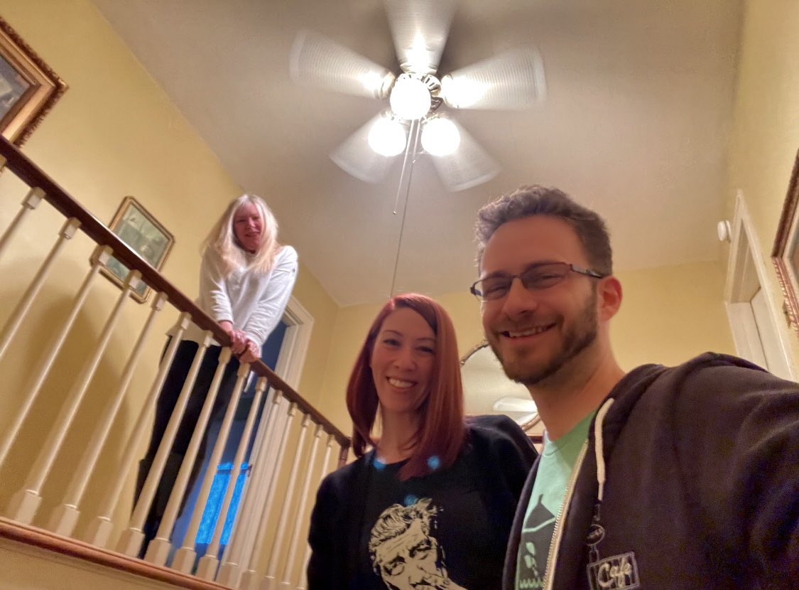 spejampar's tweet photo. Thanks @alicetremond
For letting us be quite weird
In your #PalmerHouse
#twinpeaks #twinpeaksday
#haiku #haikuing https://t.co/KccOhuPQTo