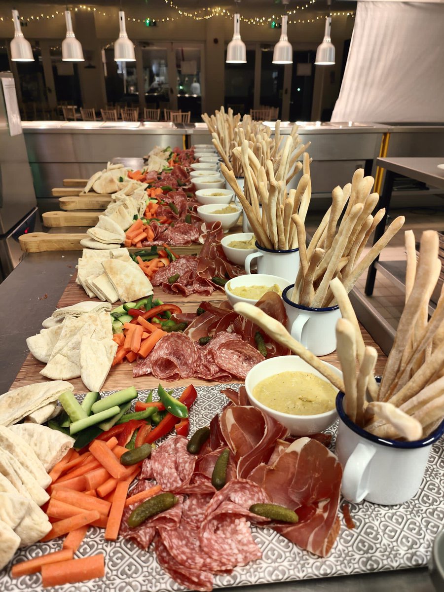 AstonPerera's tweet photo. Year 8 leavers dinner event last night. #justgoodfood https://t.co/5a6FpnRs4c