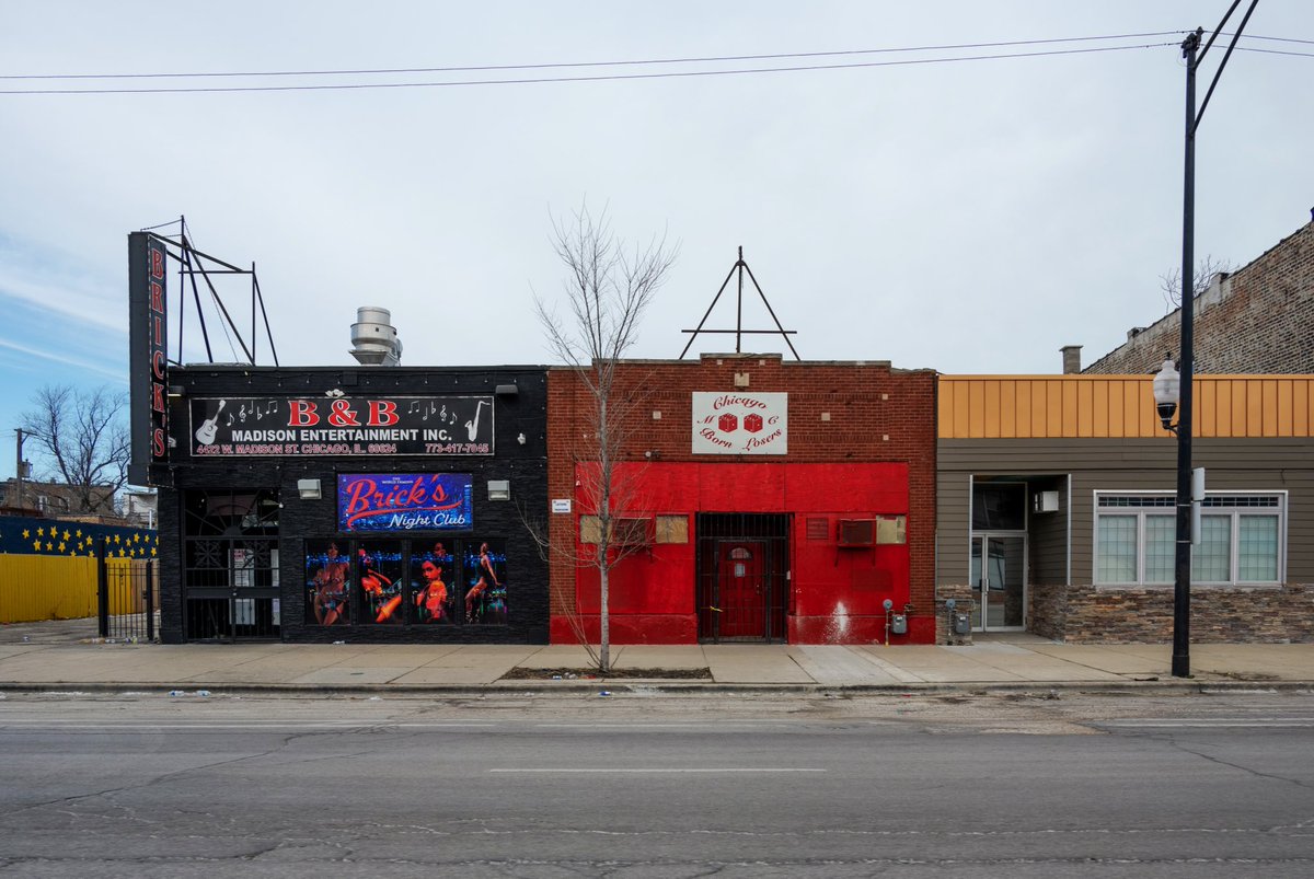 Statevillain's tweet photo. Wall to Wall Clubbin’. #westsideofchicago #chicago #chicagoIL #zcreators #nikoncreators #nikonians #nikonnofilter #nikonz6ii #streetsofchicago #streetphotographer #streetphotography #nikonusa https://t.co/MCVRShuJtD