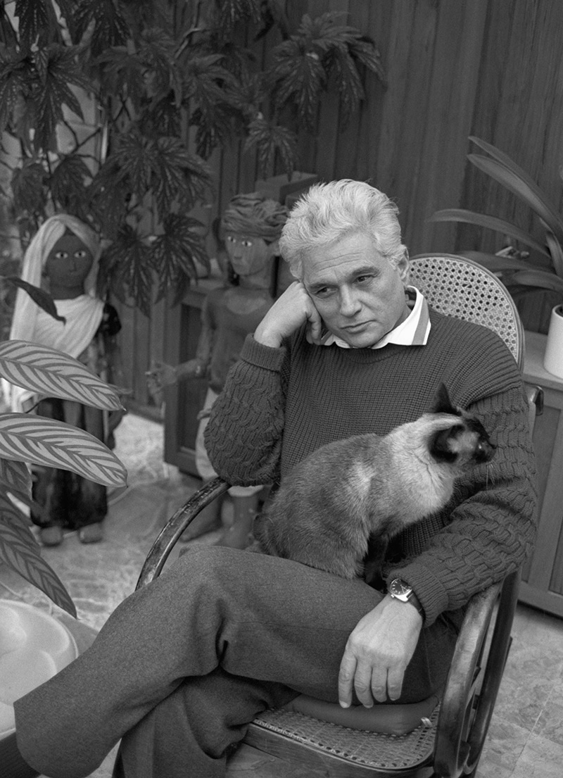 In case a photo of Derrida with a cat makes your Saturday better...