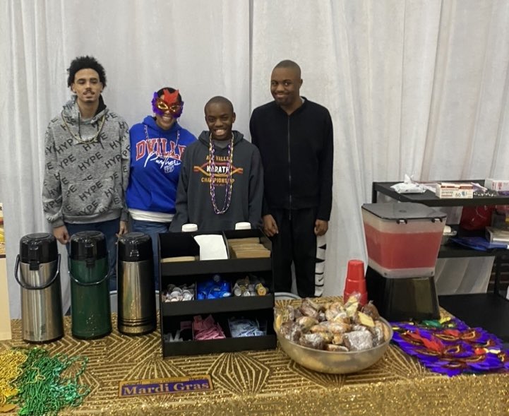 CynthiaJaird's tweet photo. Our @DuncanvilleISD students and staff are supporting and hosting a table café at the My Future, My Choice showcase @dvilleCTE https://t.co/6FKw2NLfwj
