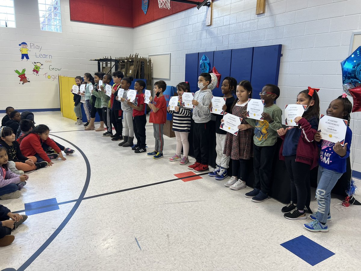 MeredithHudson1's tweet photo. So proud of all of our Dumfries Dragons with their hard work during the 2nd quarter❤️💙 #determineddragons  @PWCSNews https://t.co/4iMdc09JSY