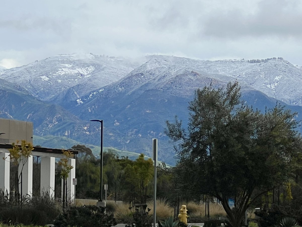 AlexaHughes11's tweet photo. Beautiful dusting on the #SantaBarbara foothills this morning. View from #deancoffee shop this morning! https://t.co/KHiQBKsjWT
