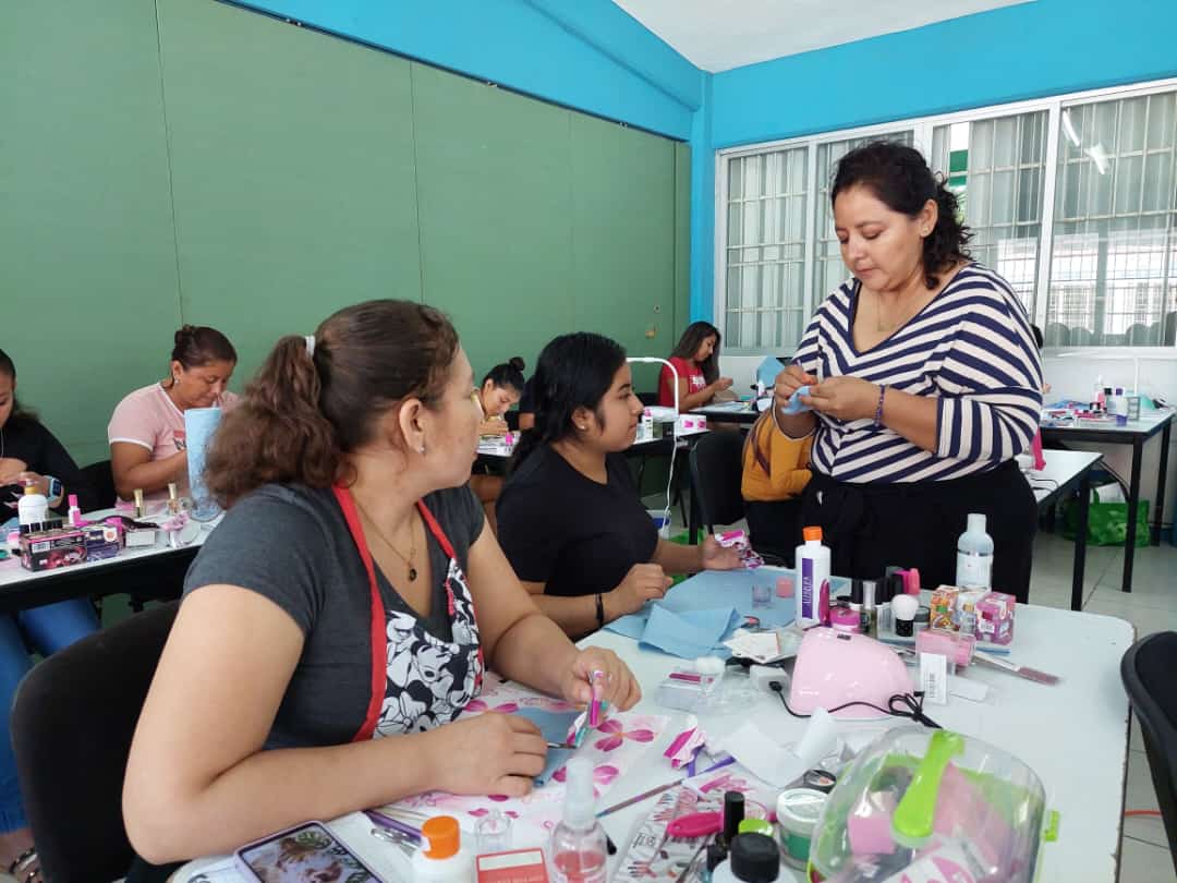 icattulum's tweet photo. Con  mucha alegría recibimos a las participantes del curso de "Diseño escultural avanzado de uñas de acrílico", les deseamos el mayor de los éxitos.
#UnidosParaTransformar
#ICATQRCapacítate
#YoSoyElFuturoDelTrabajo https://t.co/xNS0pI1PYQ
