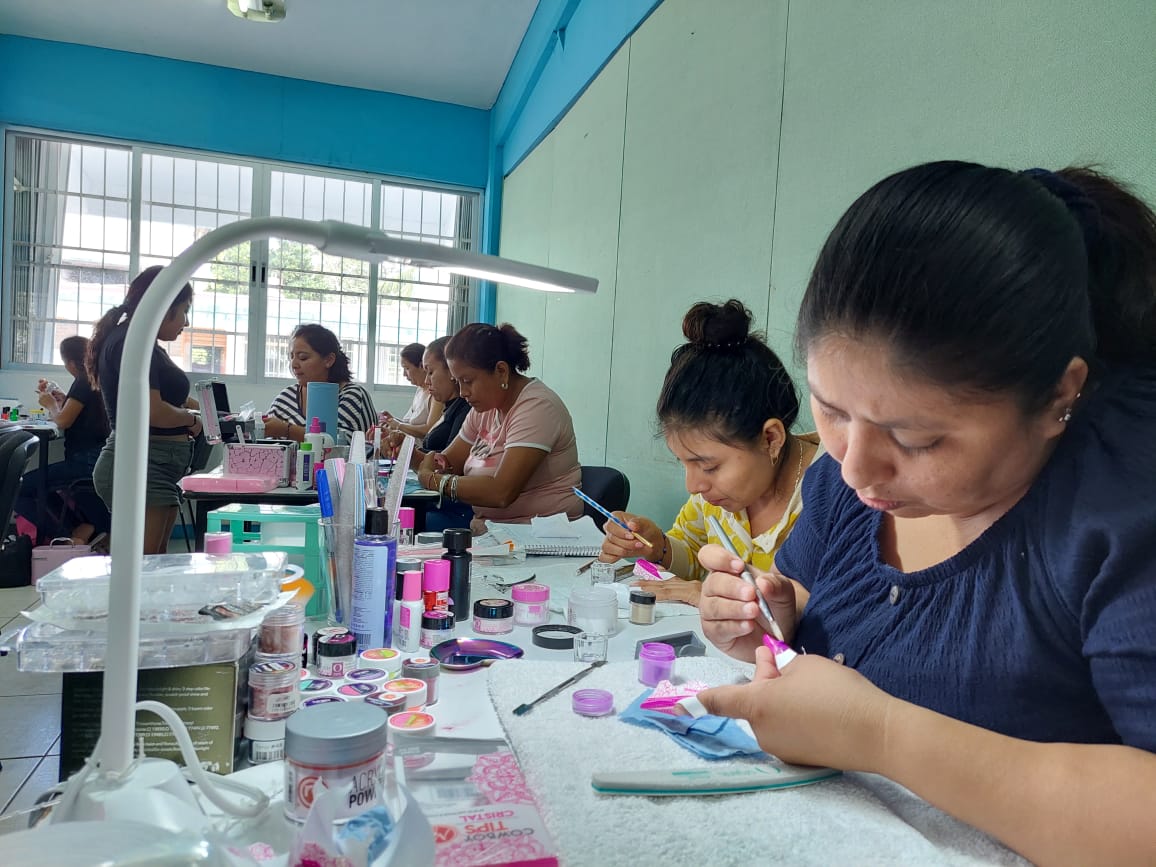 icattulum's tweet photo. Con  mucha alegría recibimos a las participantes del curso de "Diseño escultural avanzado de uñas de acrílico", les deseamos el mayor de los éxitos.
#UnidosParaTransformar
#ICATQRCapacítate
#YoSoyElFuturoDelTrabajo https://t.co/xNS0pI1PYQ