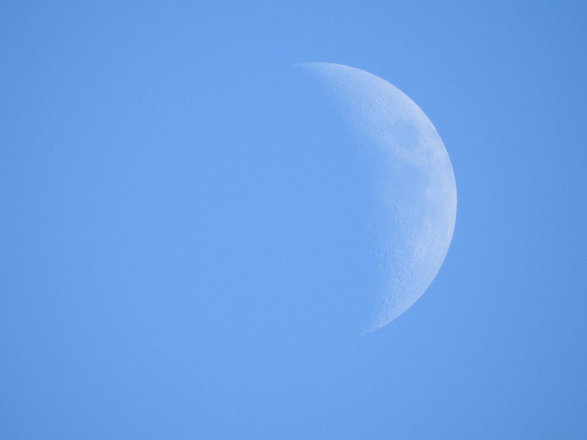 Alan Bratton (@alanbratton) on Twitter photo #cushendun the moon over Cushendun last night and this morning. <a href="/LoveBallymena/">Love Ballymena</a> #cushendun the moon over Cushendun last night and this morning. <a href="/LoveBallymena/">Love Ballymena</a>