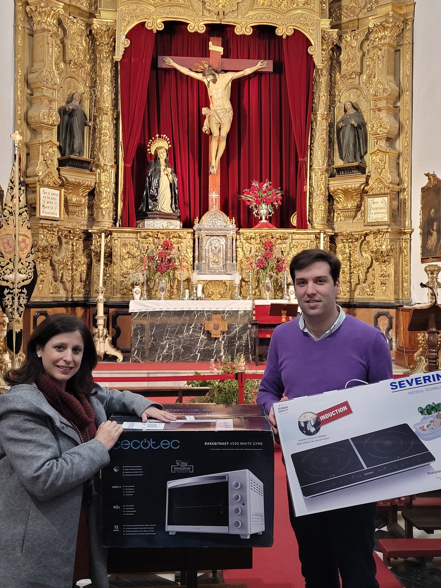 Ayer tuvo lugar la entrega a la presidenta de la asociación @fundacion_redmadre de Córdoba de un horno y una placa de cocina para un taller que van a comenzar para madres vulnerables.

#deuscharitasest #cuaresma2023