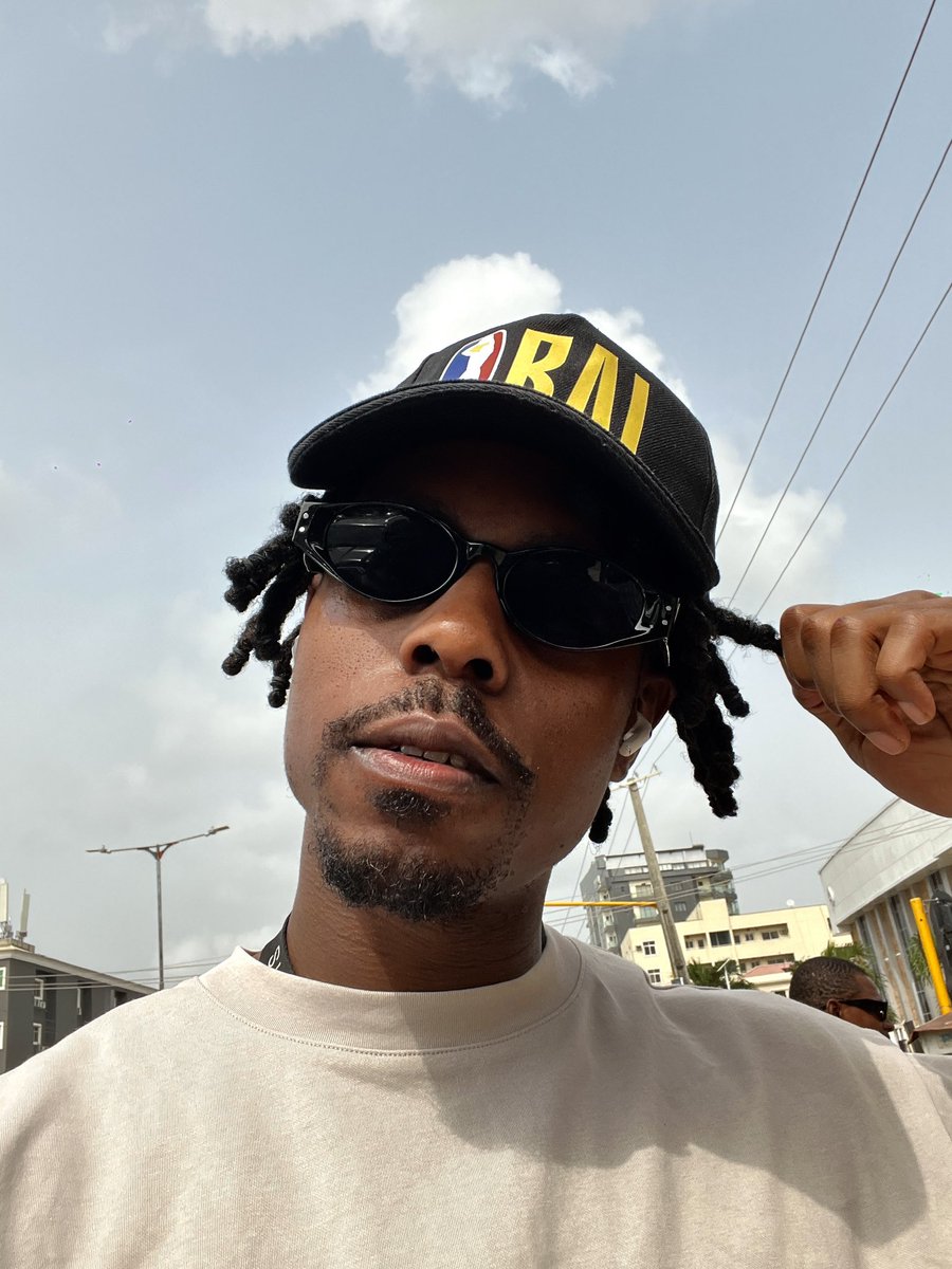 LadiPoe's tweet photo. Election Day done! ☝🏾🇳🇬
#NigeriaDecides2023 https://t.co/HEGVGp7CWw