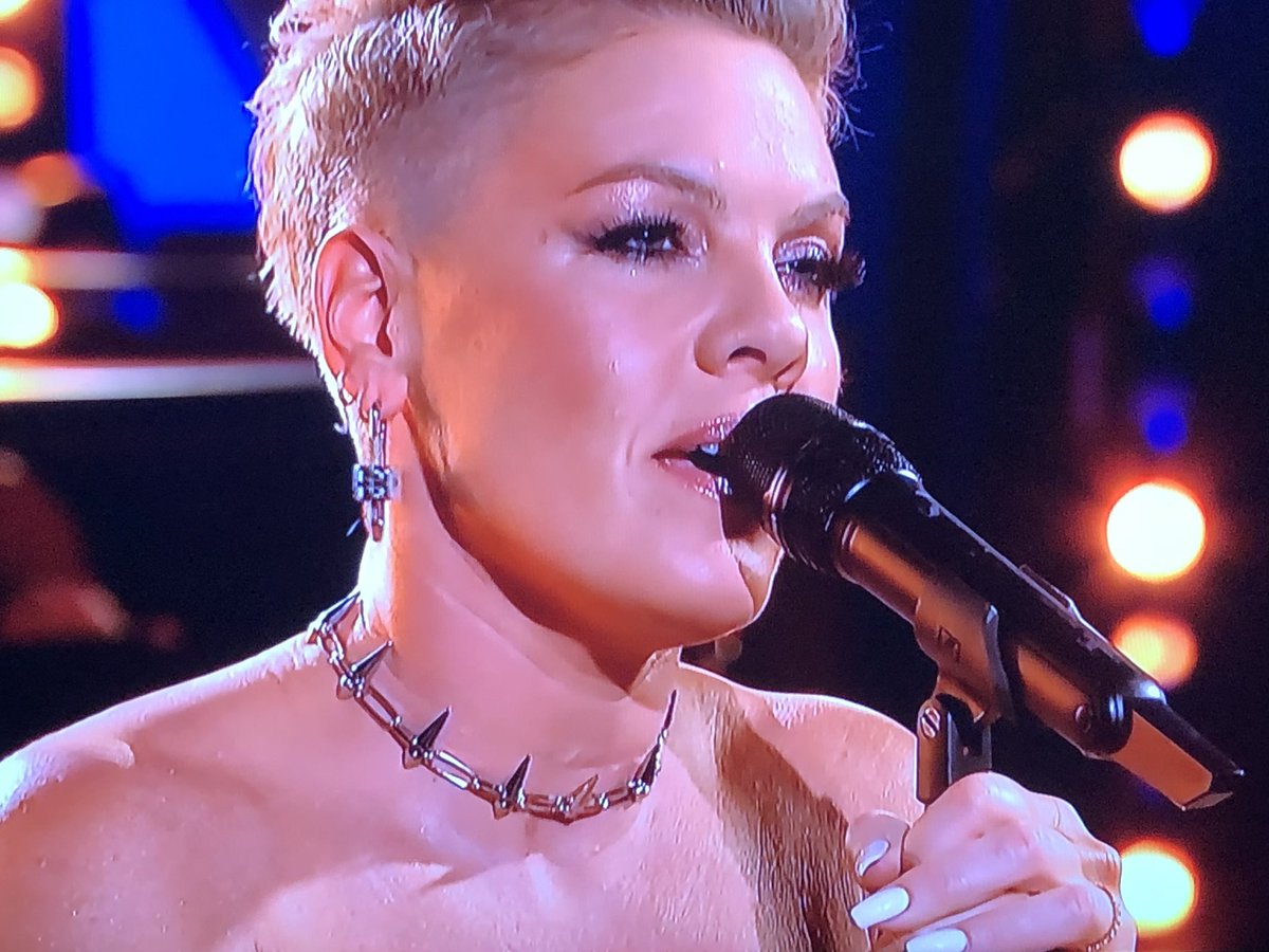 This is one very talented lady whose vocal talents have been supported in the best way by the #bbcconcetorchestra in the #BBCRadio2 #PianoRoom  Loving this year’s artists #Pink