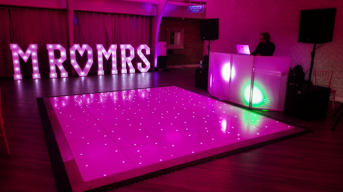 AndyBoltonProd's tweet image. #Sound #Lights #LEDDancefloor #DJ  #Disco #UpLighters #Wedding #Party #LightUpLetters 
We're out with the full wedding package this evening. 💍👰‍♀💑🥂 #NorthWestDiscosandEvents @johnmayoh2