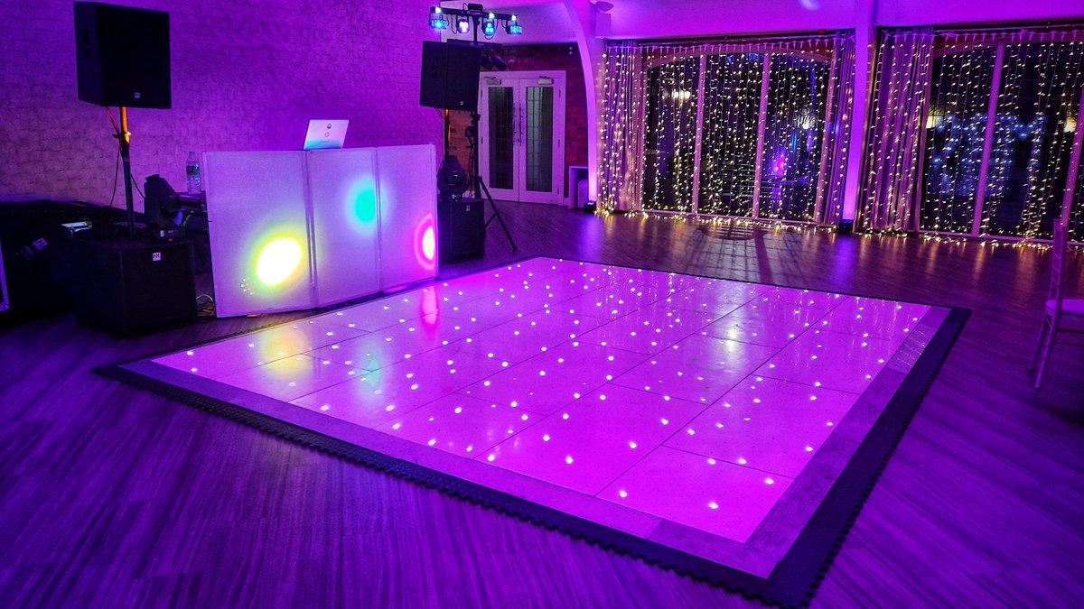 AndyBoltonProd's tweet image. #Sound #Lights #LEDDancefloor #DJ  #Disco #UpLighters #Wedding #Party #LightUpLetters 
We're out with the full wedding package this evening. 💍👰‍♀💑🥂 #NorthWestDiscosandEvents @johnmayoh2
