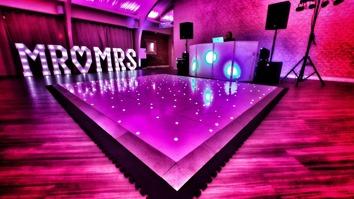 AndyBoltonProd's tweet image. #Sound #Lights #LEDDancefloor #DJ  #Disco #UpLighters #Wedding #Party #LightUpLetters 
We're out with the full wedding package this evening. 💍👰‍♀💑🥂 #NorthWestDiscosandEvents @johnmayoh2