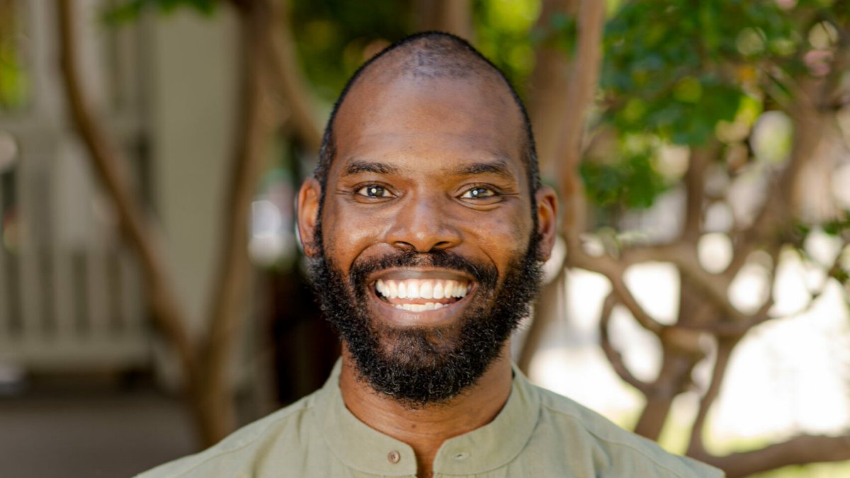 Dr. Brian Dixon (<a href="/DrDixonFtW/">Brian J Dixon MD</a>) is a psychiatrist in Texas, hell bent on making sure that people can find the appropriate mental health care when they need it. 

He is the founder of @simply_psych and co-founder of @gide_inc.