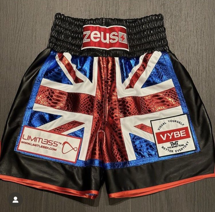 IFL TV on X: 🇬🇧 Floyd Mayweather's shorts for his fight against Aaron  Chalmers this evening. #MayweatherChalmers #FloydMayweather #BoxingFans   / X