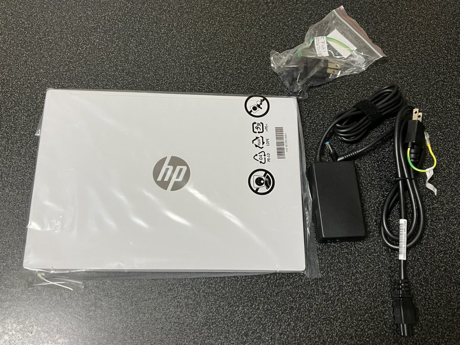 重さ957gで軽い！】日本HP製の軽量Windows11パソコンを購入して