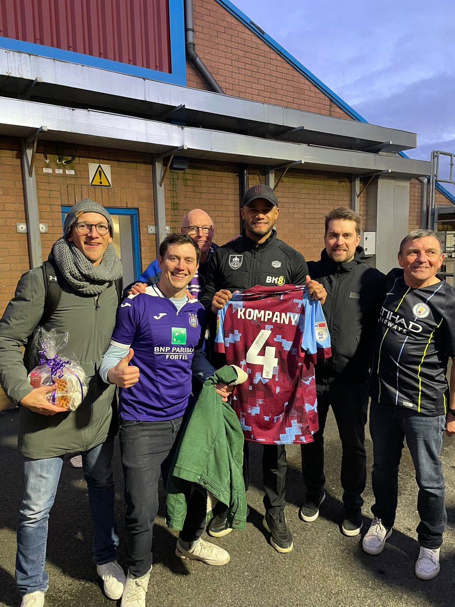 ReinhardBart's tweet photo. @BurnleyOfficial RSCA supporters supporting Burnley and our favorite ex-player, ex-manager legend Vincent Kompany, thank you @VincentKompany to meet us after the game! https://t.co/tjuPMhmiQi