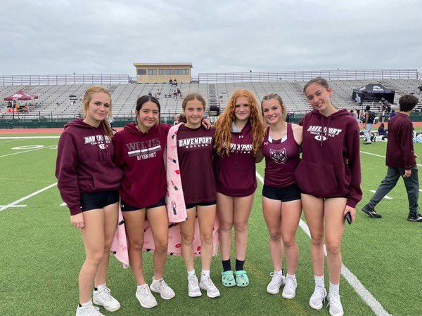 DHS_GSoccer's tweet photo. Some Lady Wolves putting in work with @DavenportTrack today!
Not Pictured: Izzy and Alexa
#btp https://t.co/WMICVEzKIC