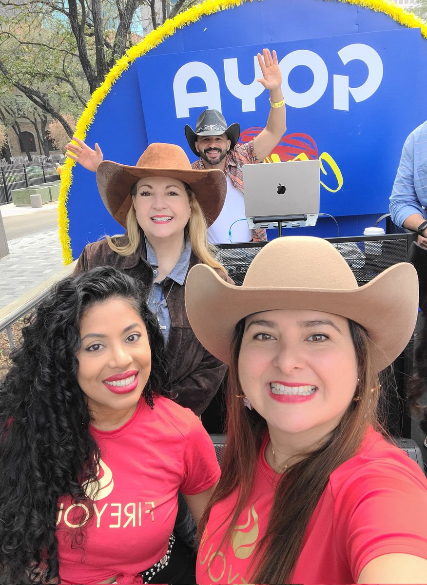 Ms_VillamizarBL's tweet image. Today I was invited to the Rodeo Parade in the Goya Float &quot;Most Beautiful Award&quot; @RODEOHOUSTON @GoyaFoods @GoyaCares @Adrianacomplice @DjGeraldo @TelemundoHou #FireYoup #MissTexasLatina #RodeoHouston #MRobPride @MRobinsonElem