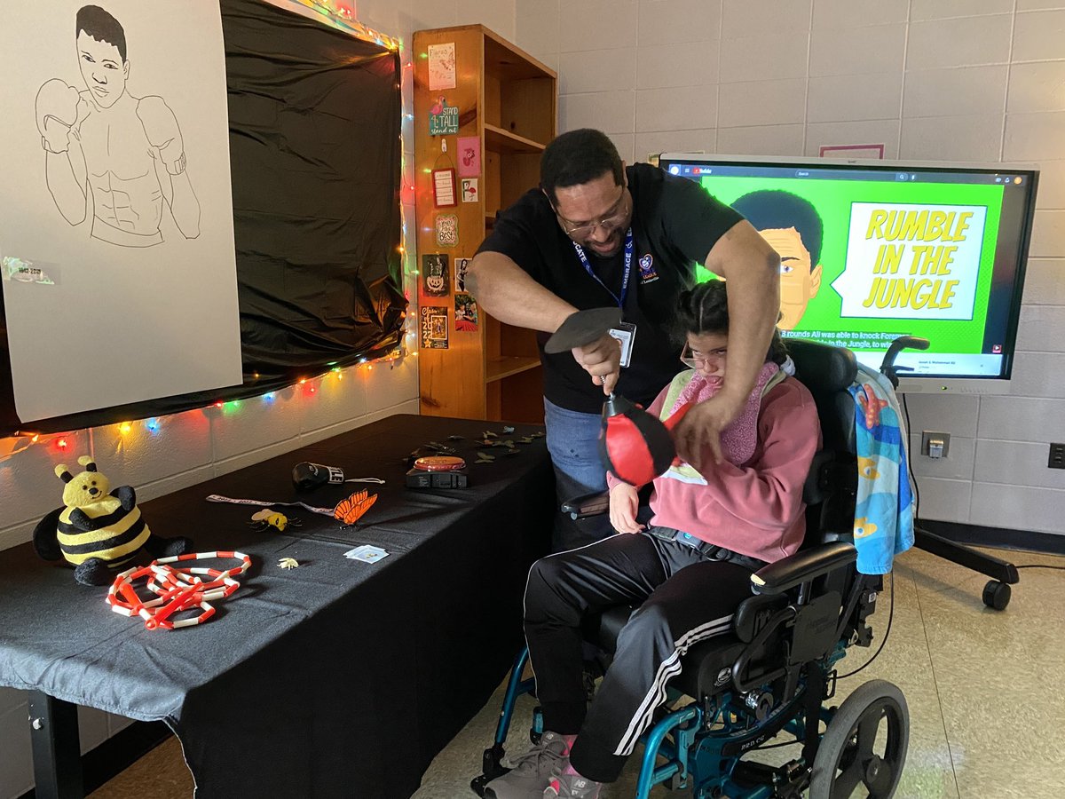 CHPCRUSADERS's tweet photo. The ARE team worked on a special project this #BlackHistoryMonth Our very own accessible Roots 101 museum dedicated to Louisville black  achievers named 502 Legacy Hall. Big thanks to those who helped make happen! It’s not to late to view!! @JCPSKY @JCPS_ECE @JCPSZone2 @JCPSDEP1 https://t.co/biojrudTqe