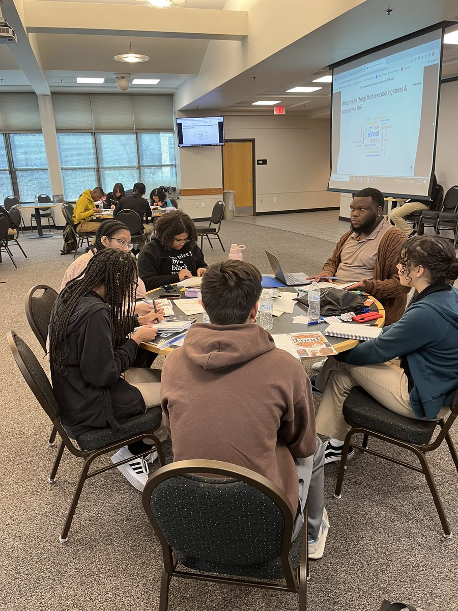 CPSMACScholars's tweet photo. When I tell you these MOCHA/WOCHA scholars are locked in and doing the real work WOW #AEO #DaleCarnegieLeadershipTraining https://t.co/WSFhooe5AR