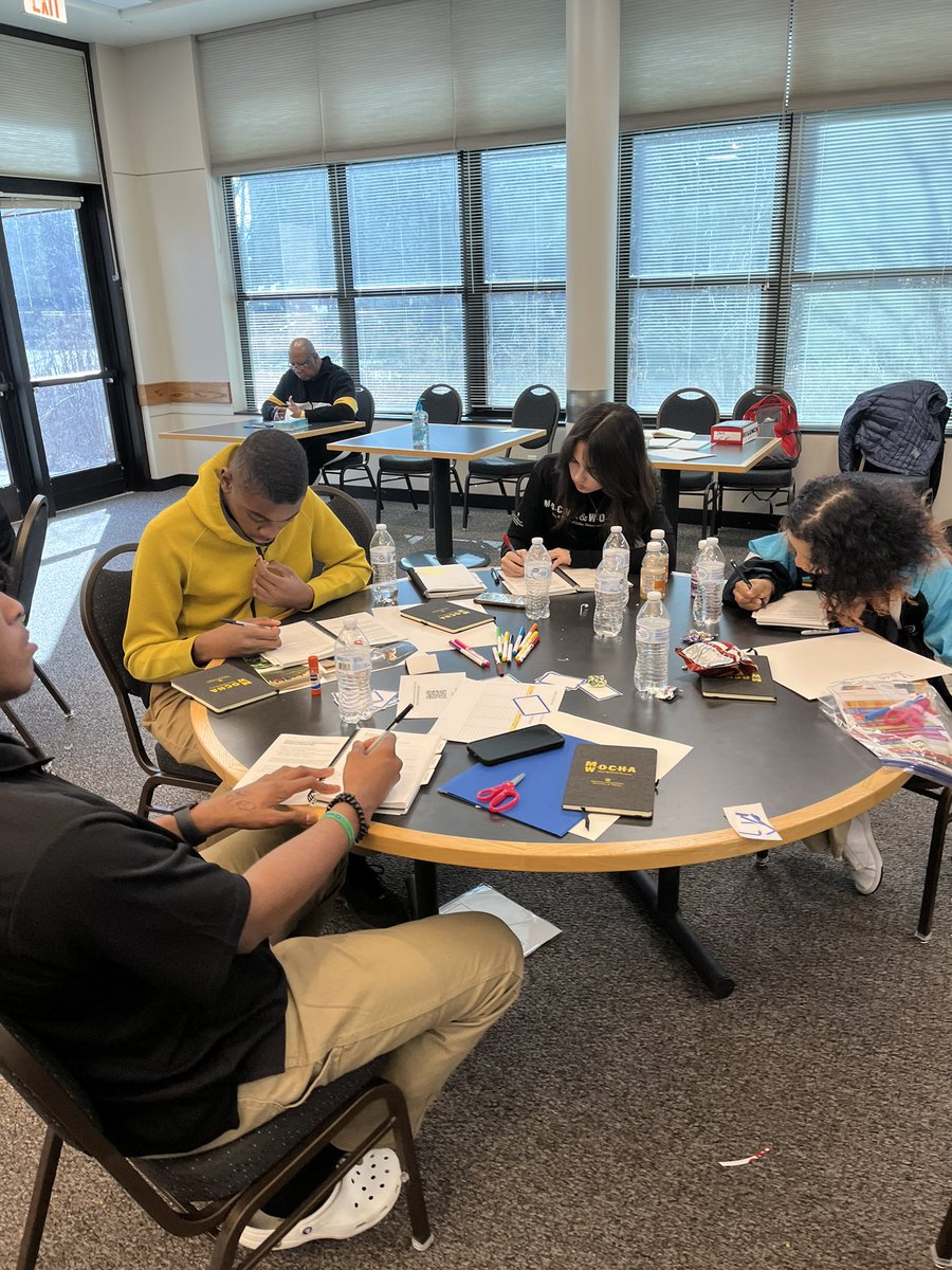 CPSMACScholars's tweet photo. When I tell you these MOCHA/WOCHA scholars are locked in and doing the real work WOW #AEO #DaleCarnegieLeadershipTraining https://t.co/WSFhooe5AR