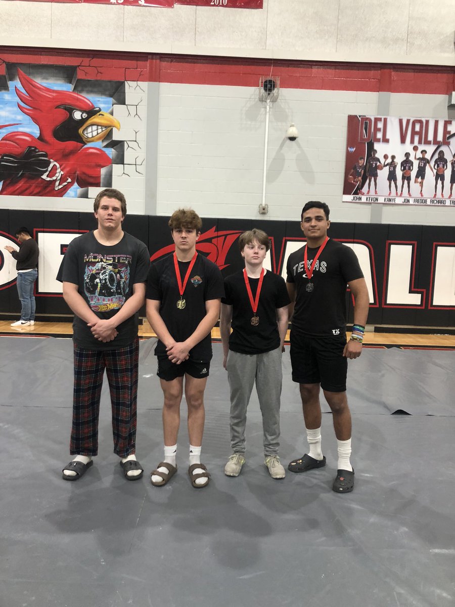 RoyGarciaIII's tweet photo. Took 4 kids to Del Valle HS for last qualifying and placed 3 medalist. Wesley - 3rd, Dominic - 2nd, Amos - 1st. Graydon 2 PR’s. @AthleticsLago @LagoVistaISD @LagoFootball Monday will release final regional Qualifiers. https://t.co/WrgcexxOWS